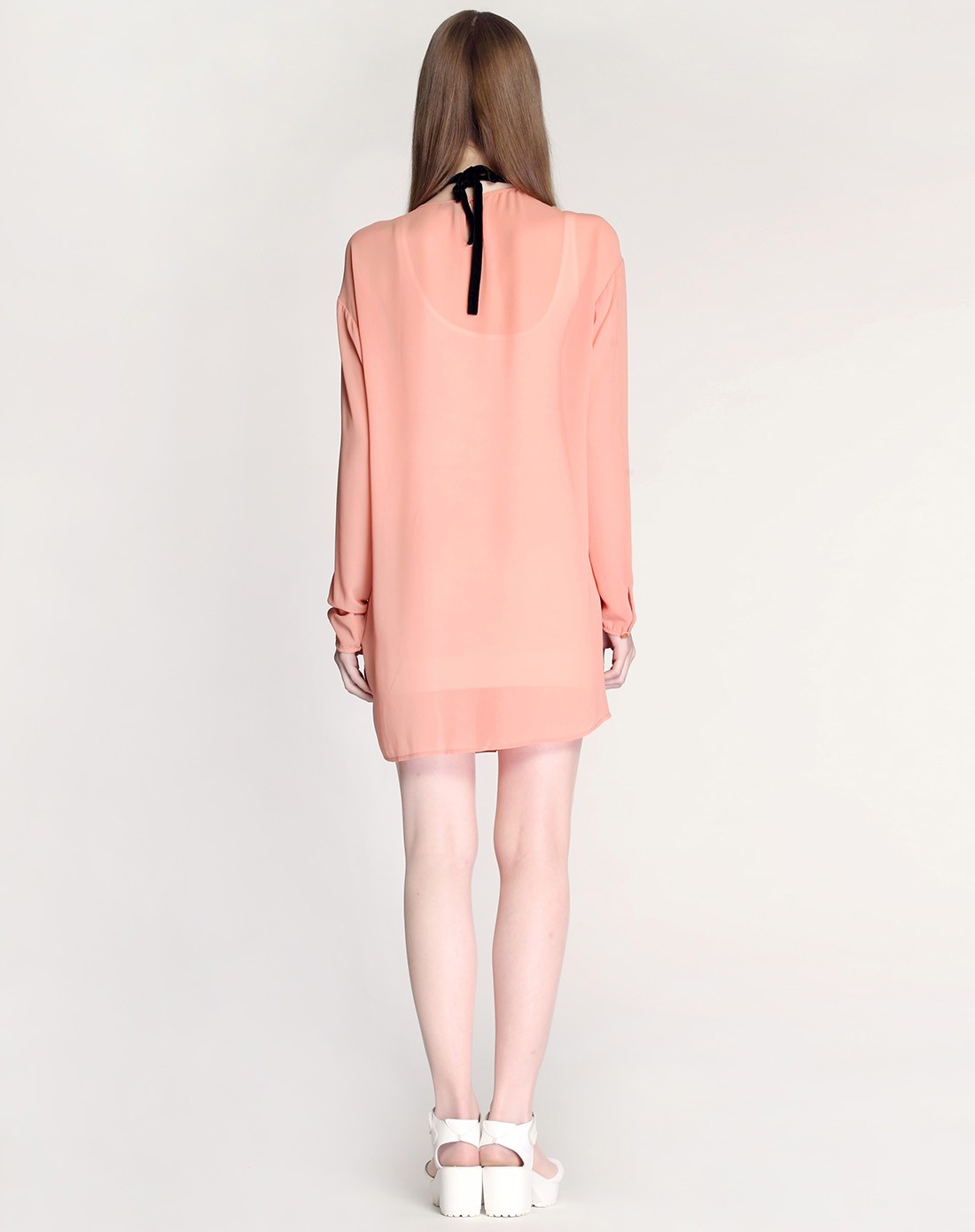 烟粉色宽松斯文长袖连衣裙