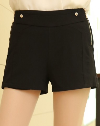 女款黑色短裤