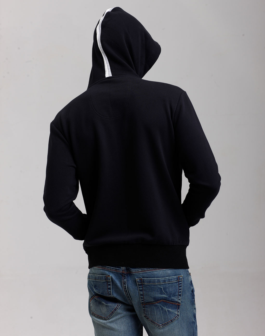 撞色条连帽卫衣