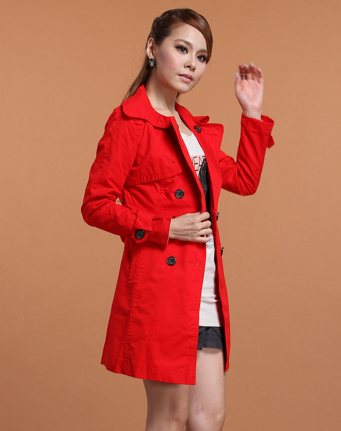 红色潮流翻领长袖风衣