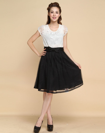 白黑色蕾丝淑女短袖连衣裙