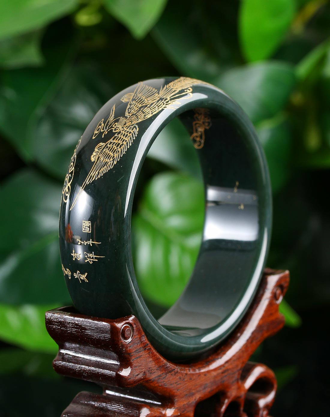 和田墨碧玉精雕花手镯(国家权威认证)