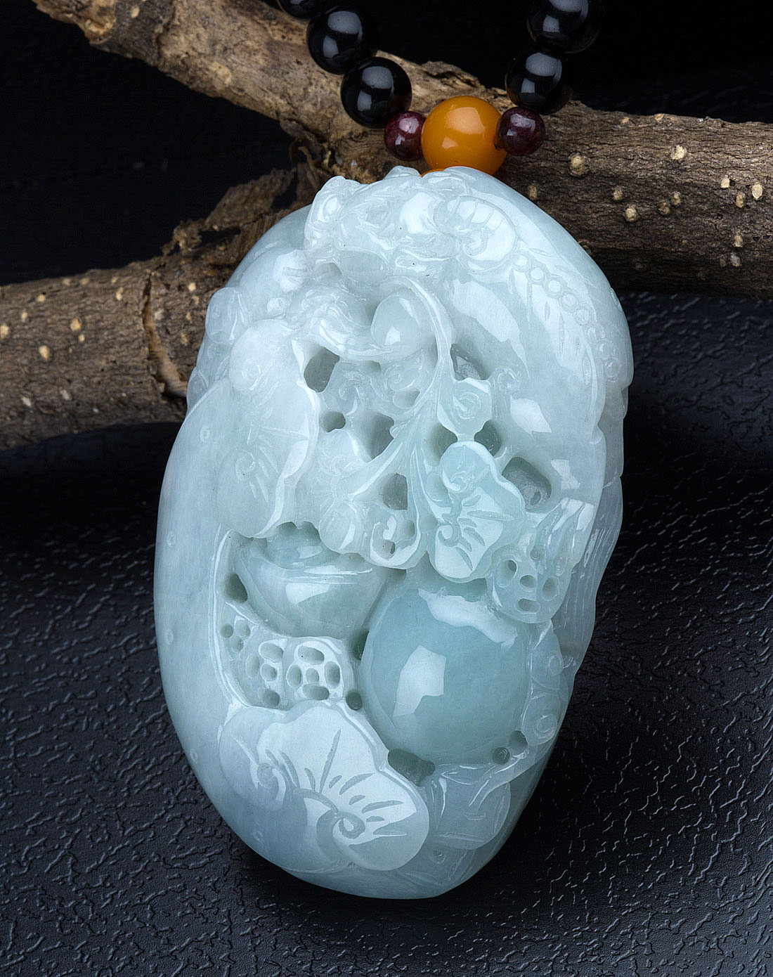 糯种浅绿巧雕财运亨通天然a货翡翠手把件