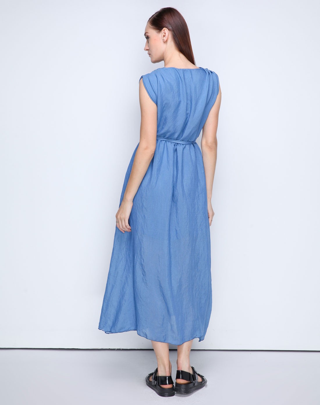 女款湖蓝色时尚大气高贵连衣裙