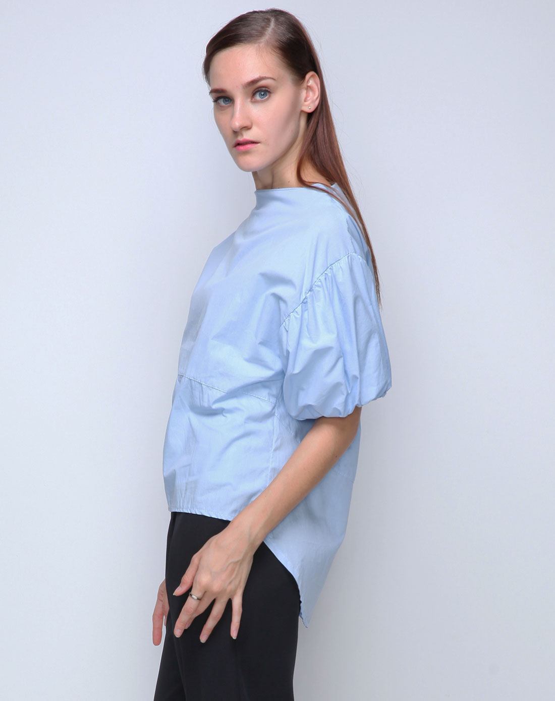女款淡蓝色时尚简洁蝙蝠袖上衣