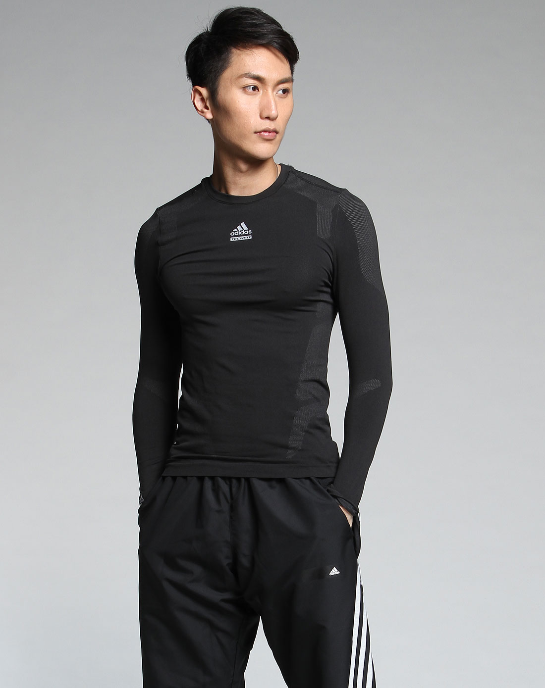 阿迪达斯adidas男装专场-黑色紧身长袖t恤