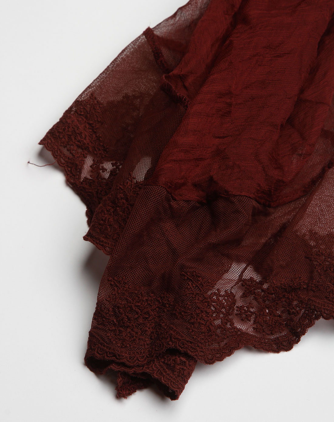 暗红色蕾丝丝巾