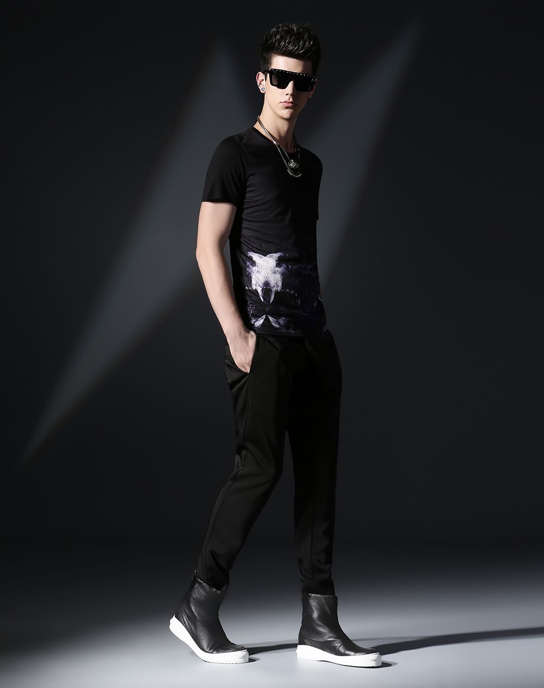 男士黑色短袖t恤