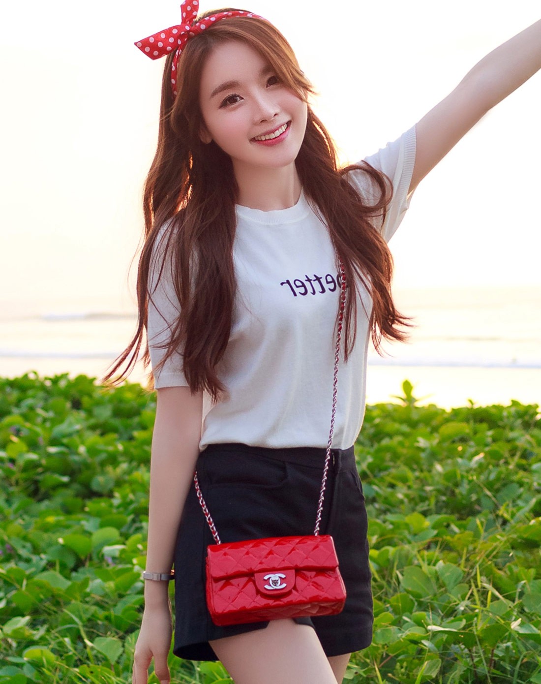 米色字母针织t恤