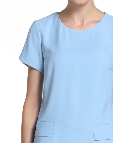 冰蓝色休闲简洁短袖上衣
