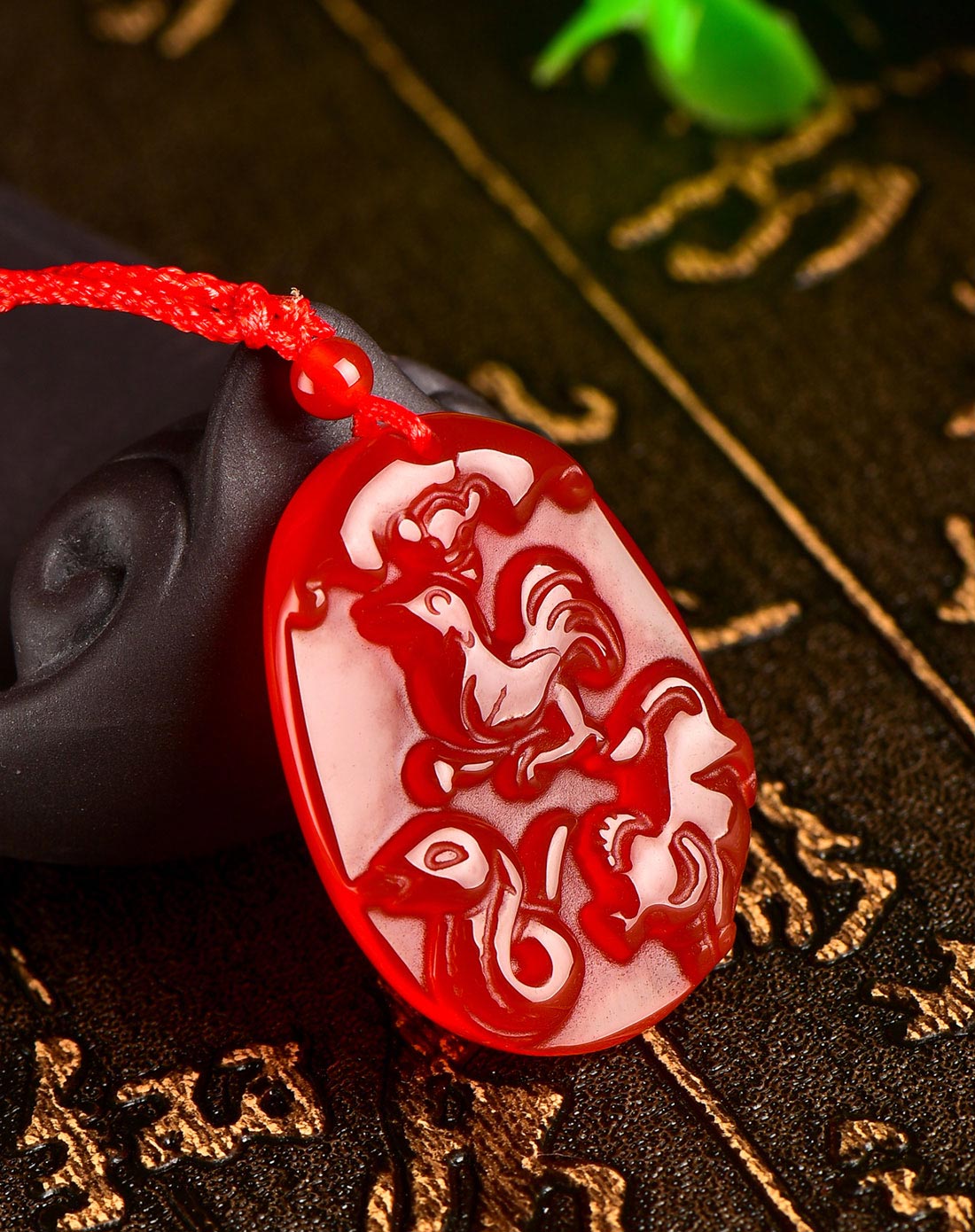 属相鸡蛇牛三合一吉祥物红玛瑙吊坠