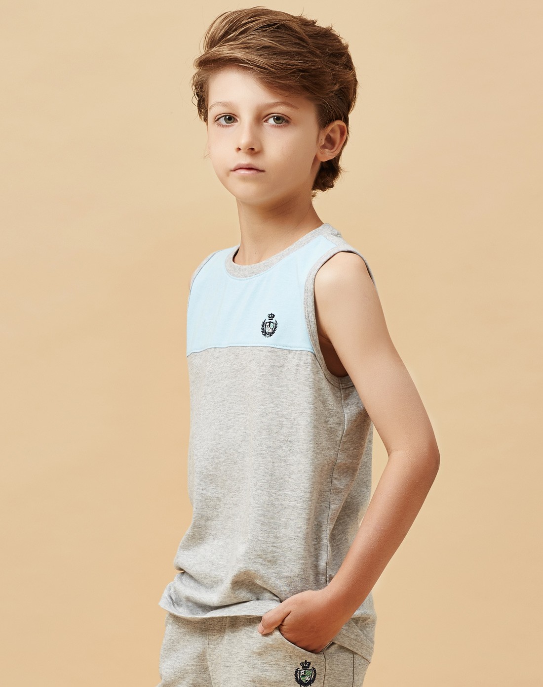 男童麻灰清爽淡雅背心