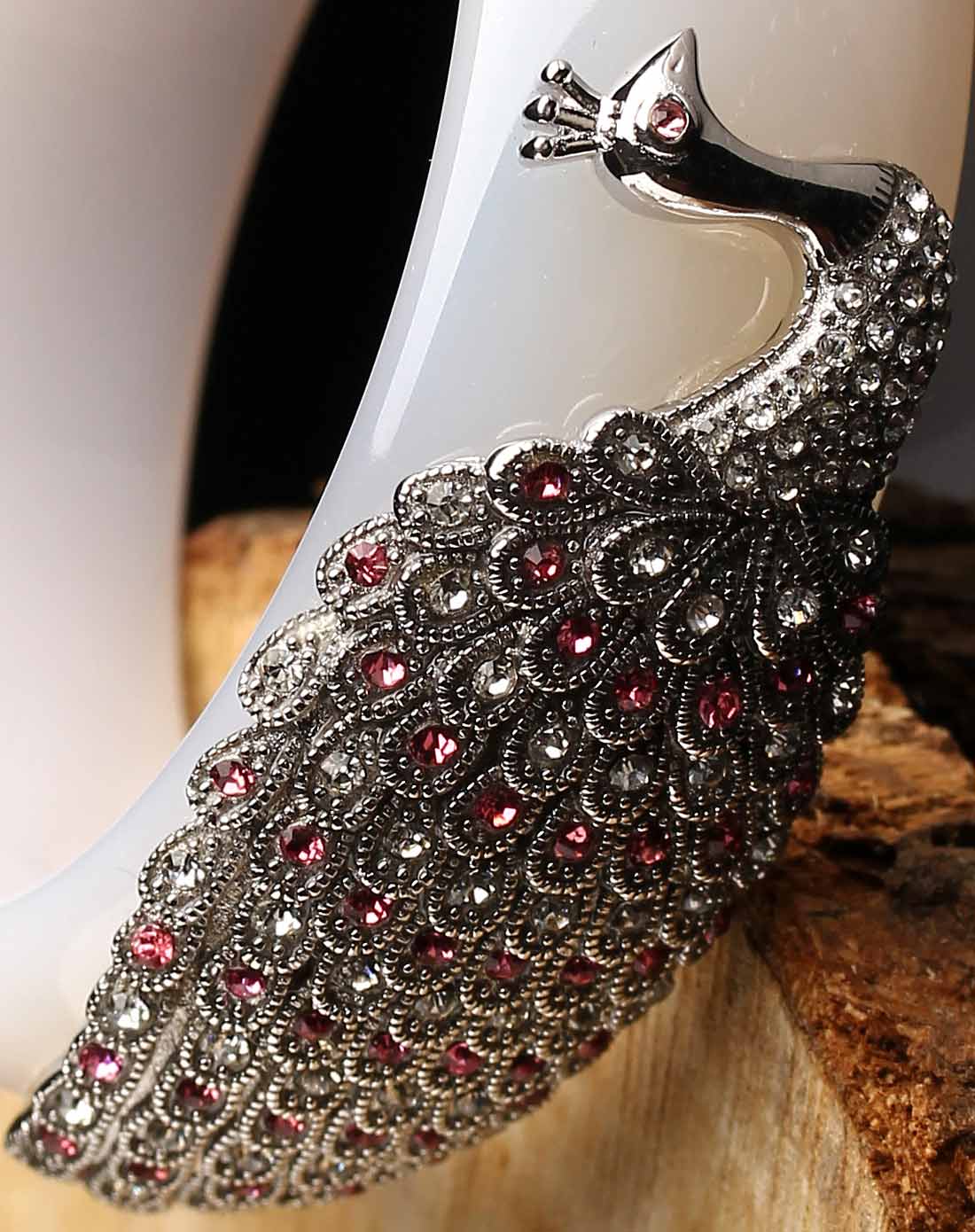 3a级白玉髓开屏孔雀宽壁手镯粉款附证书