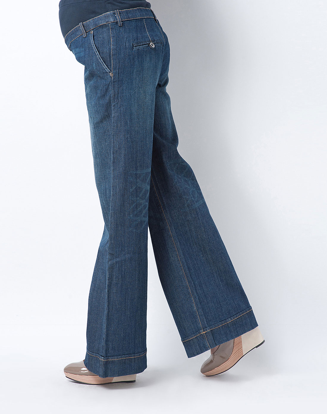 标准牛仔色大喇叭翻贴边裤脚牛仔长裤