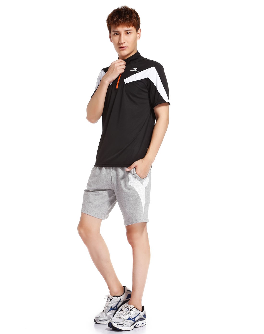 迪亚多纳 男款黑色半胸拉链短袖t恤