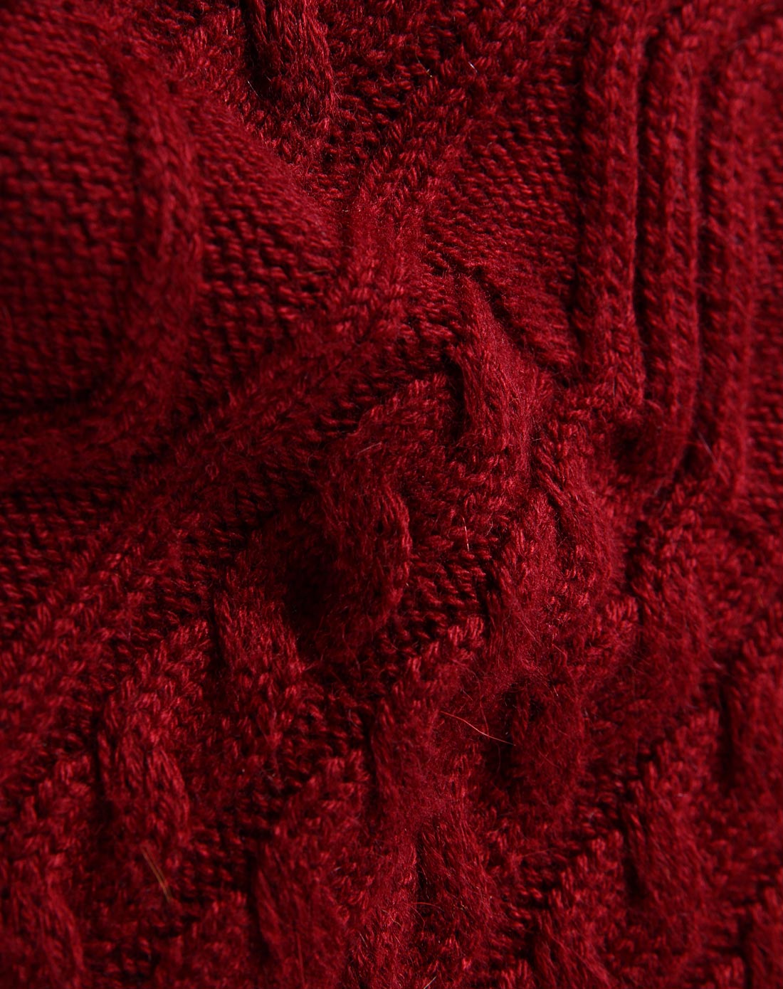 男童枣红色毛衣
