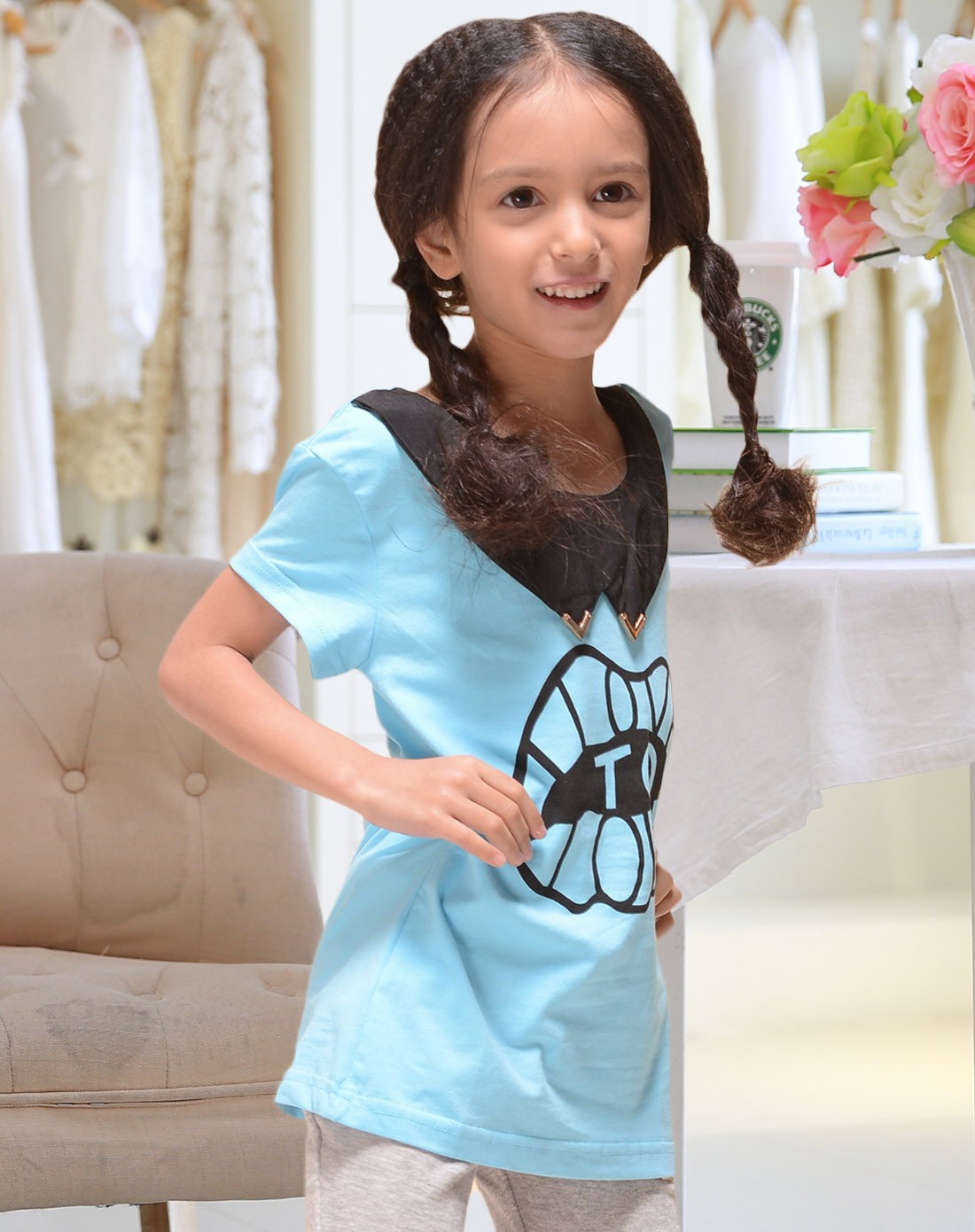 女童天蓝翻领带小链子短袖上衣