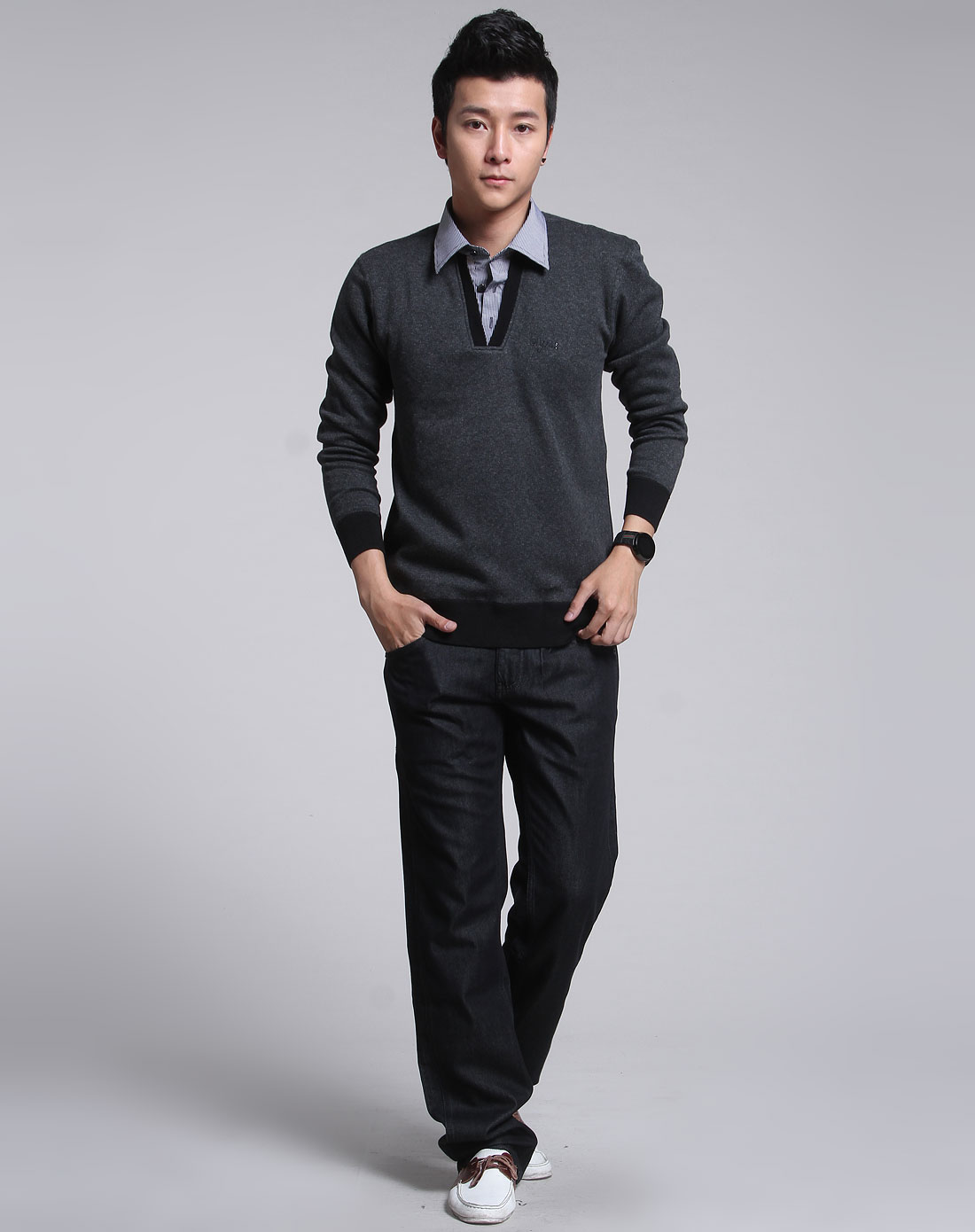 男款黑灰色商务v领保暖长袖内衣