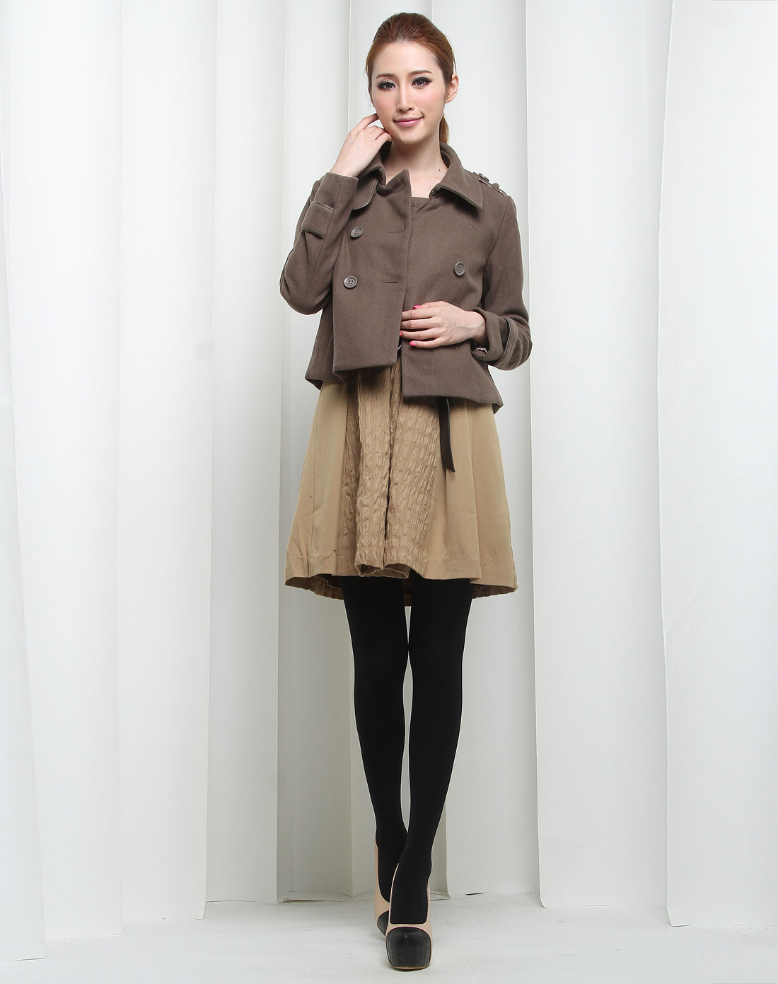 茶褐色时尚风长袖外套