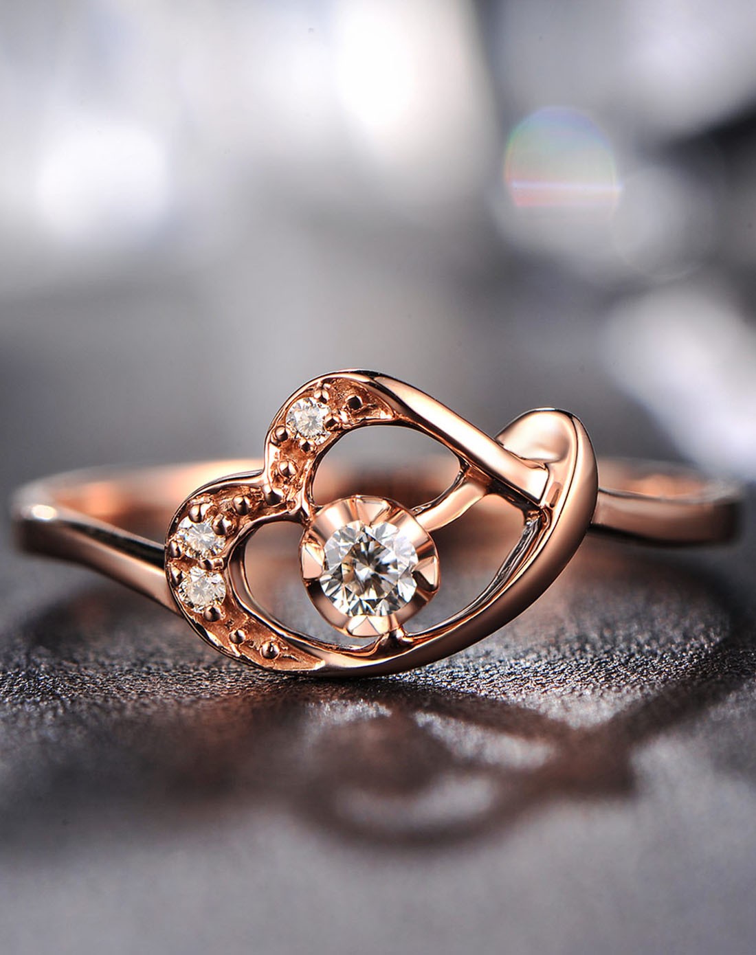 18k玫瑰金钻石戒指