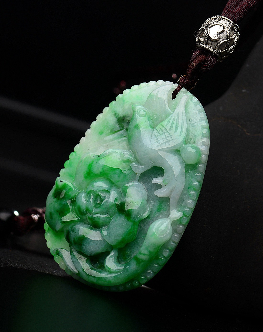 a货翡翠白底青俏色凤穿牡丹吊坠