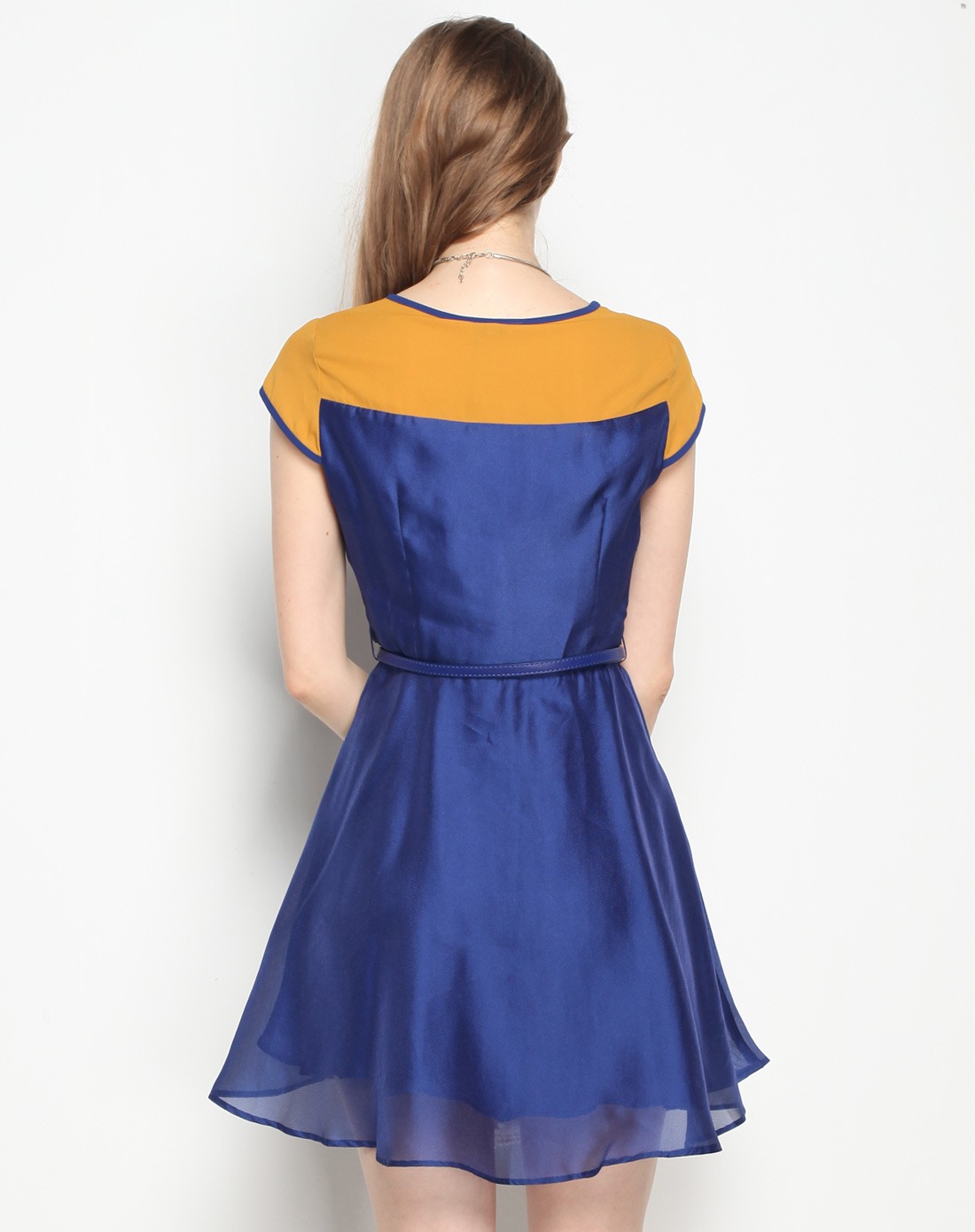 普蓝色时尚短袖连衣裙