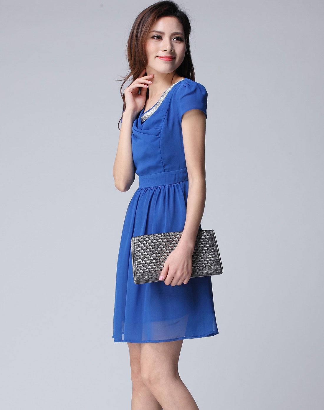 女钻蓝连衣裙