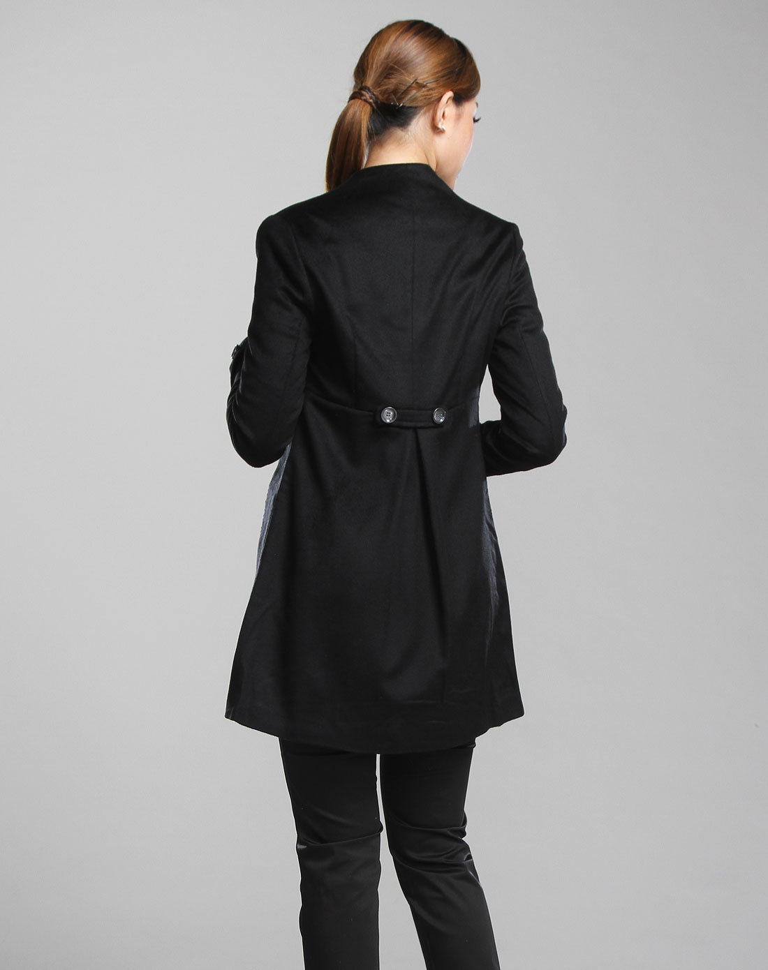 女款大气奢华高雅大衣黑色