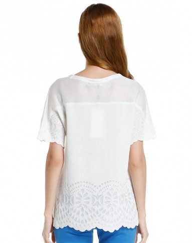 女白色针织套头衫