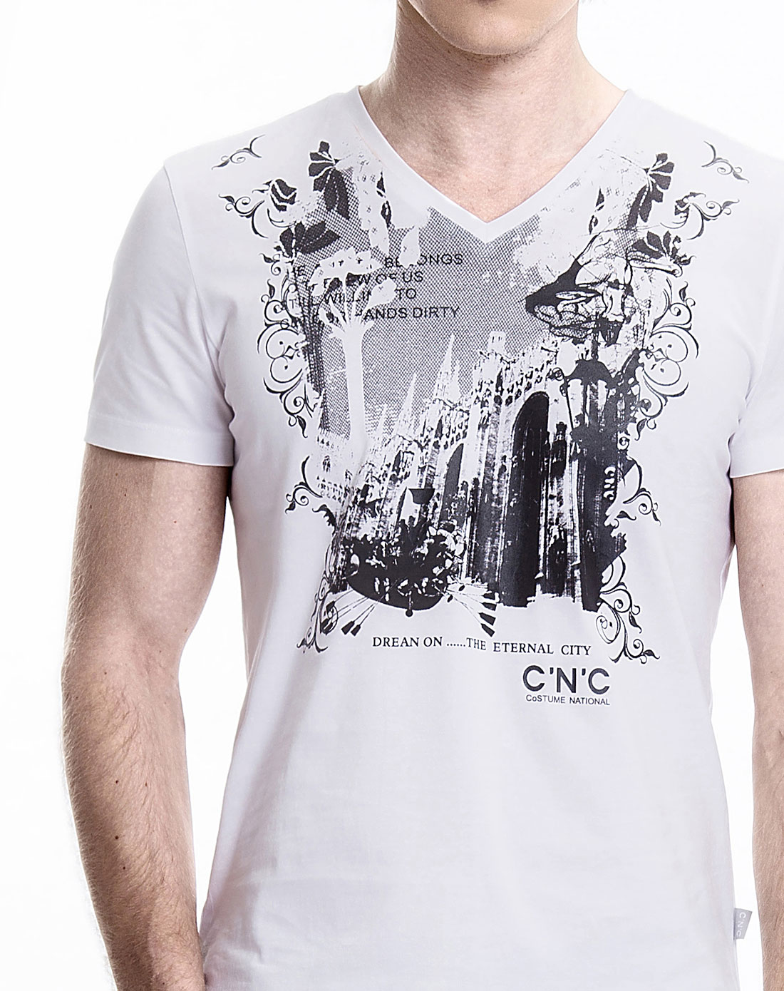男白色图案v领短袖t恤