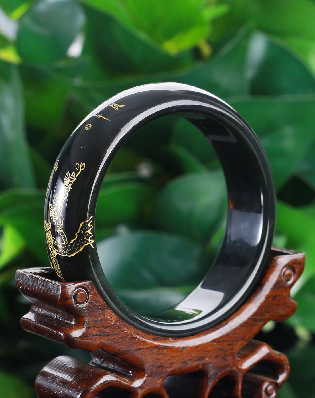 和田墨碧玉精雕花手镯(国家权威认证)