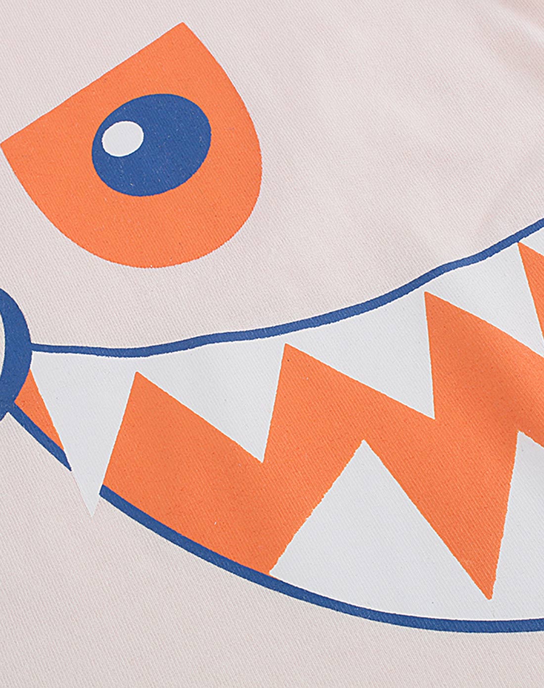 男童白色鲨鱼背心