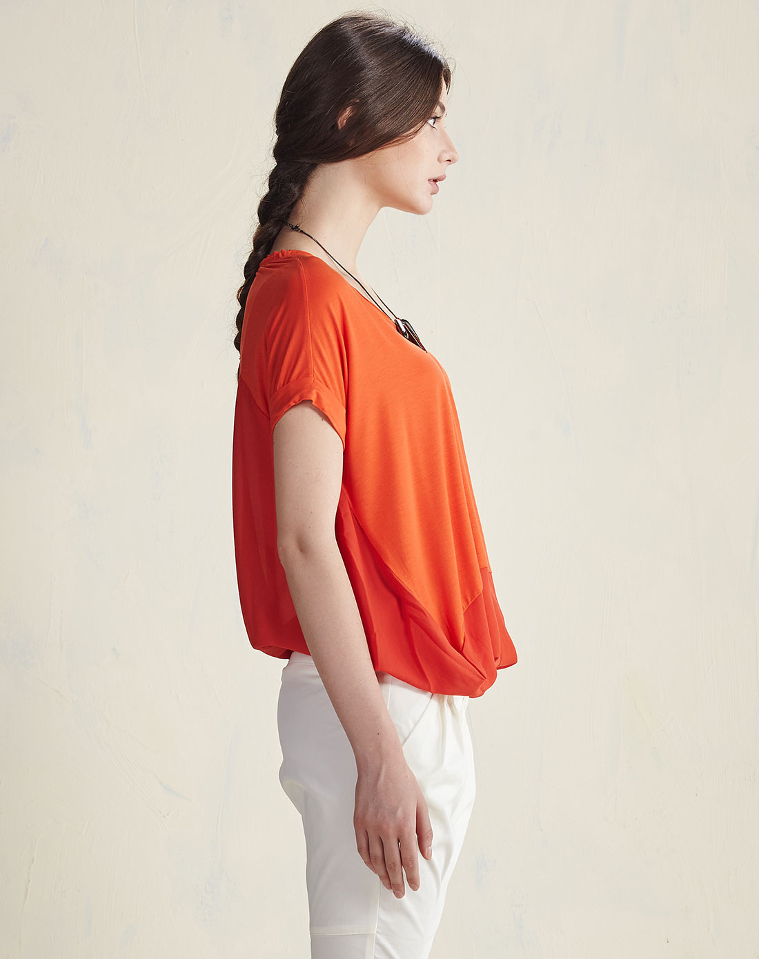 亮橘红色简约舒适短袖上衣