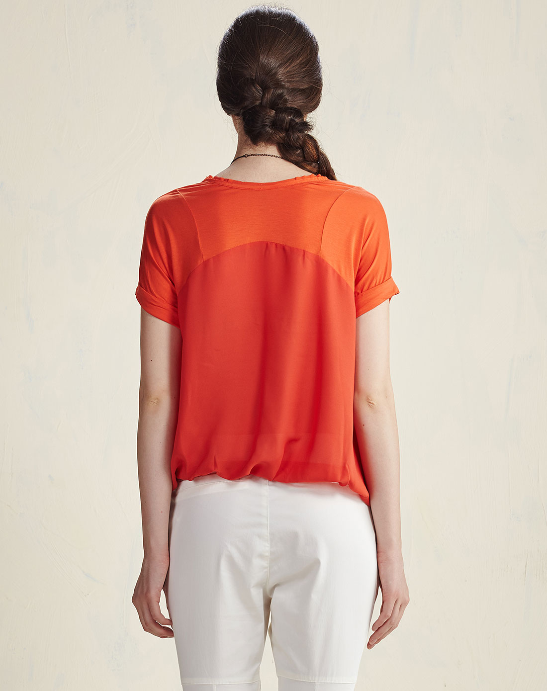 亮橘红色简约舒适短袖上衣