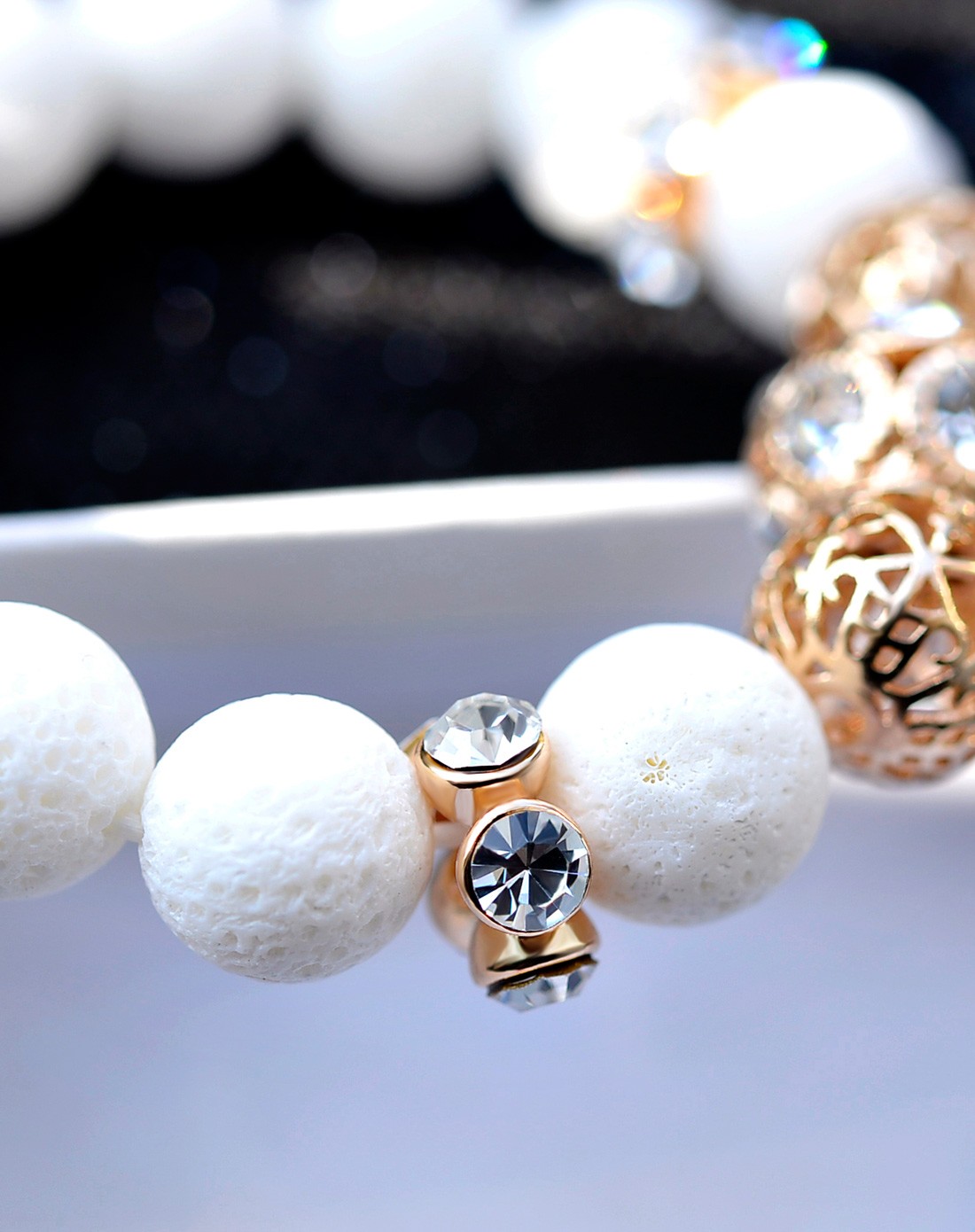 蛟蓓饰品专场 > 苏克雷白珊瑚手链-白色