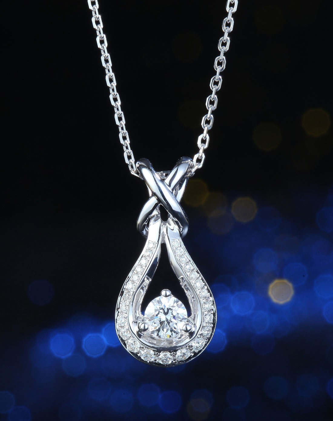 30分白18k金钻石吊坠送925银链