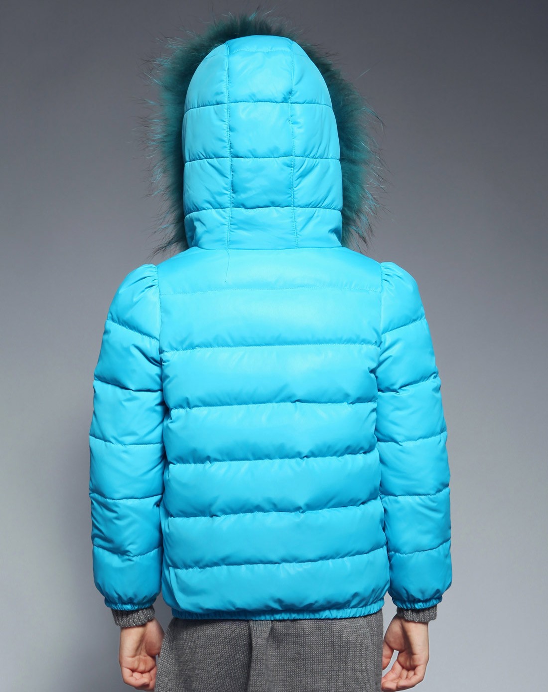 女童蓝绿色羽绒服