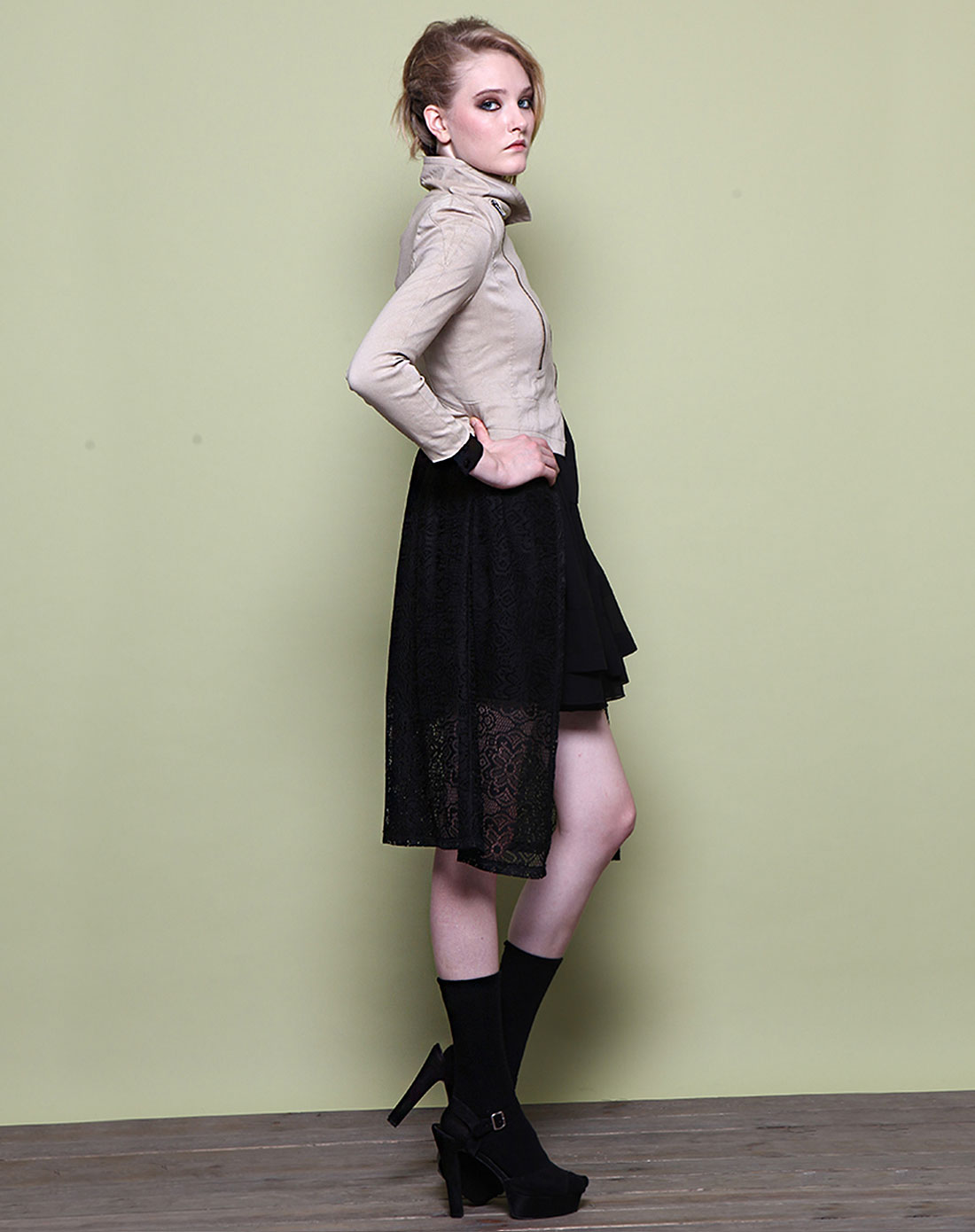 沙发sofa女装专场-深杏色休闲简约短款长袖外套