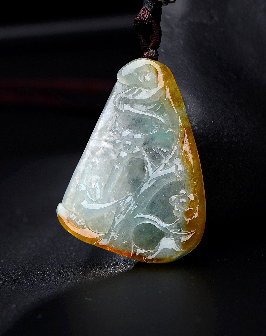 冰种黄翡喜上眉梢天然a货翡翠吊坠