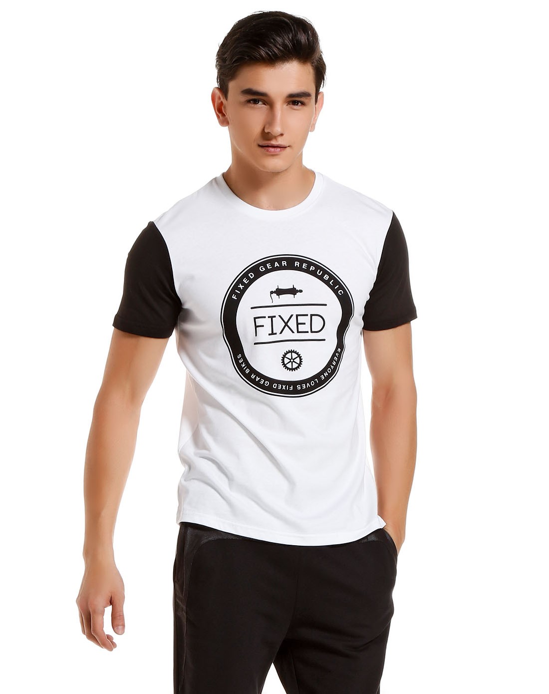 黑/白色俊朗帅气图案印花圆领短袖t恤