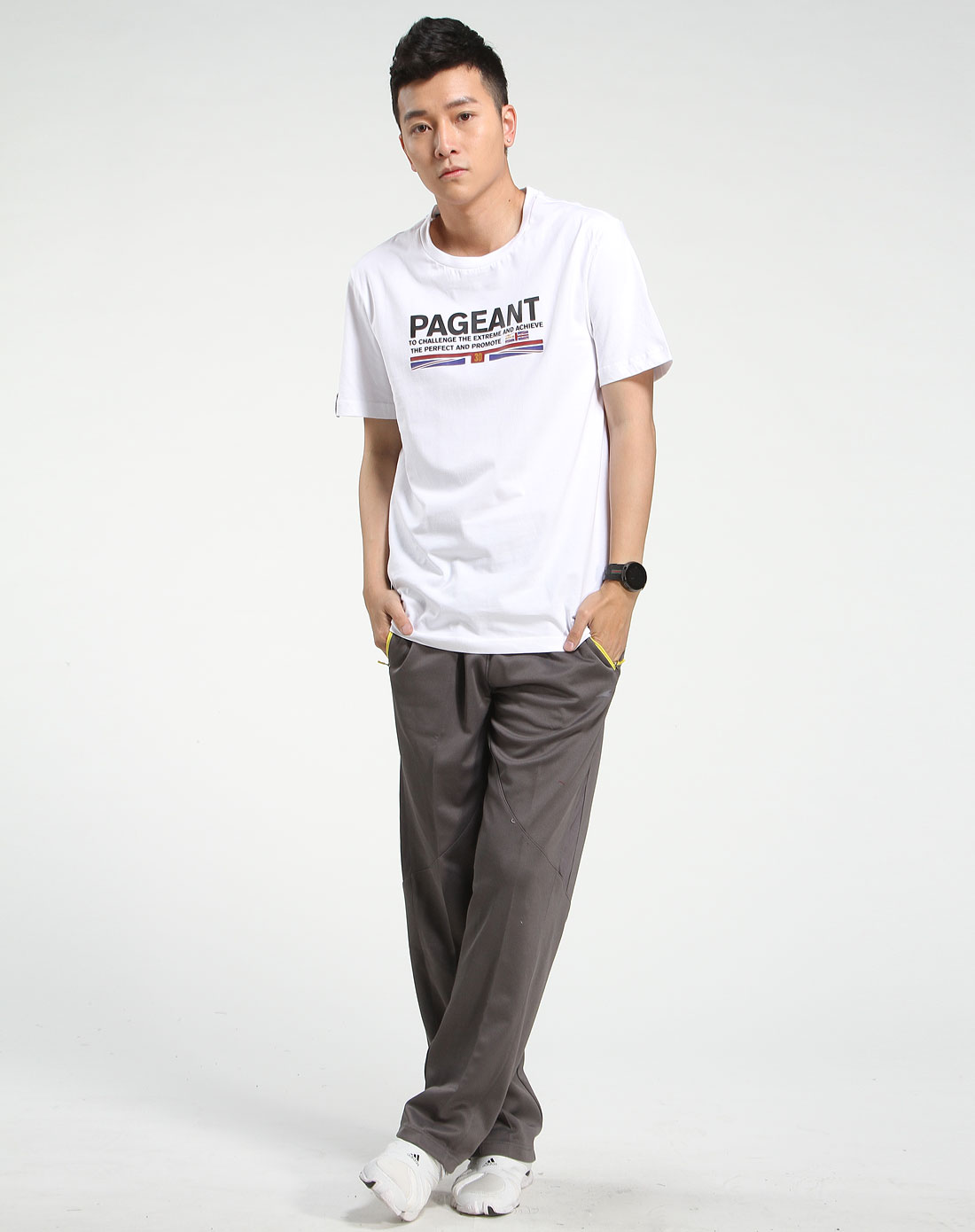 男款白色时尚综合训练系列圆领短袖针织衫