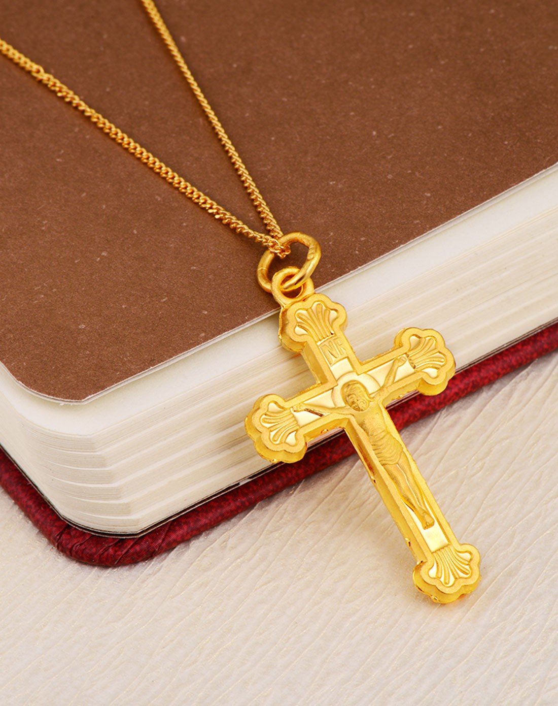 足金十字架耶稣吊坠(计价)