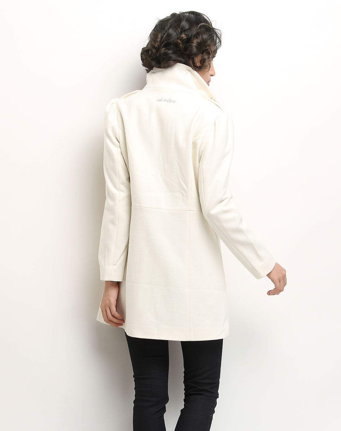 米白色军装风格双排扣长袖大衣
