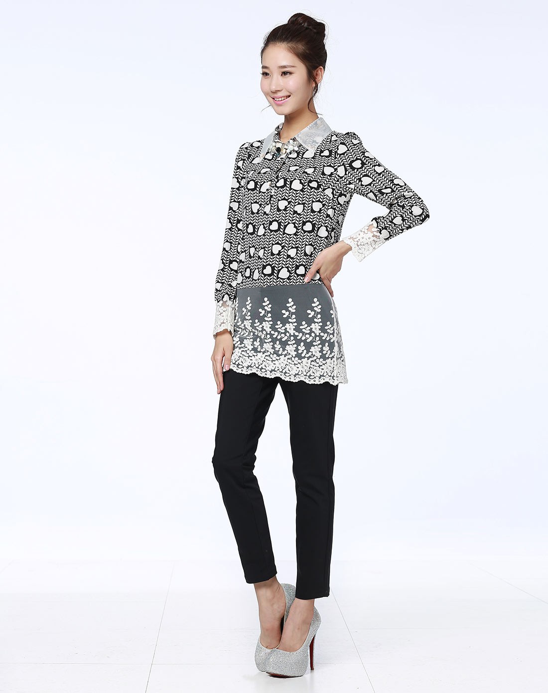 黑白花翻领长袖衬衫