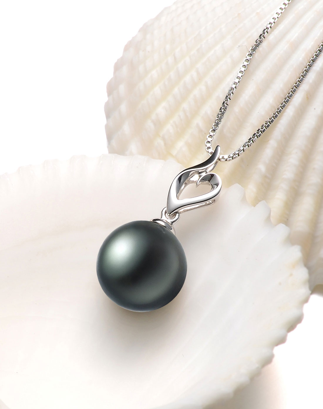 18k金镶大溪地黑珍珠吊坠10mm