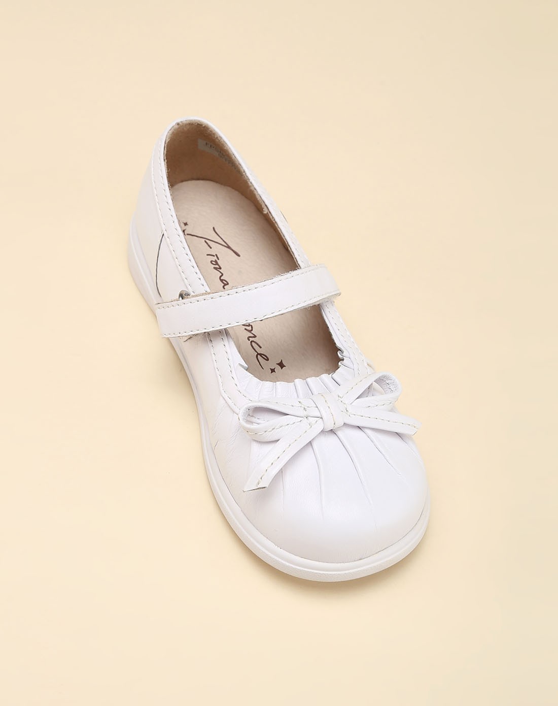 4-8岁女童白色防滑休闲鞋