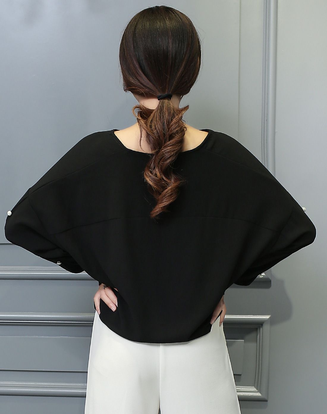 黑色蝙蝠袖简约宽松上衣