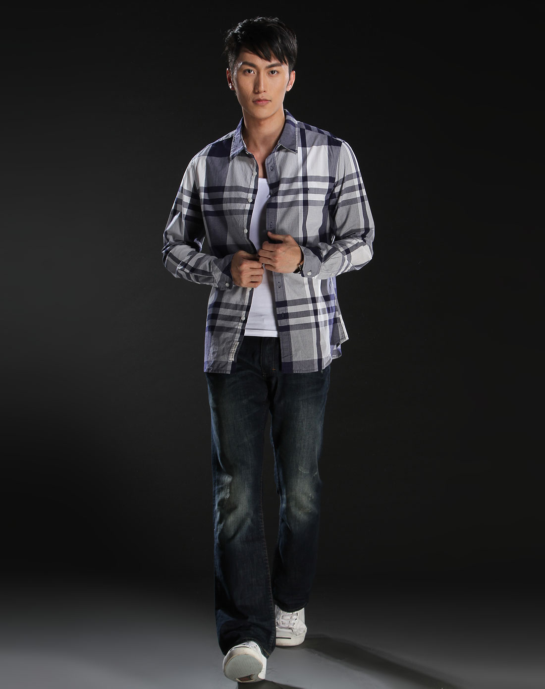 蓝色男装长袖衬衫