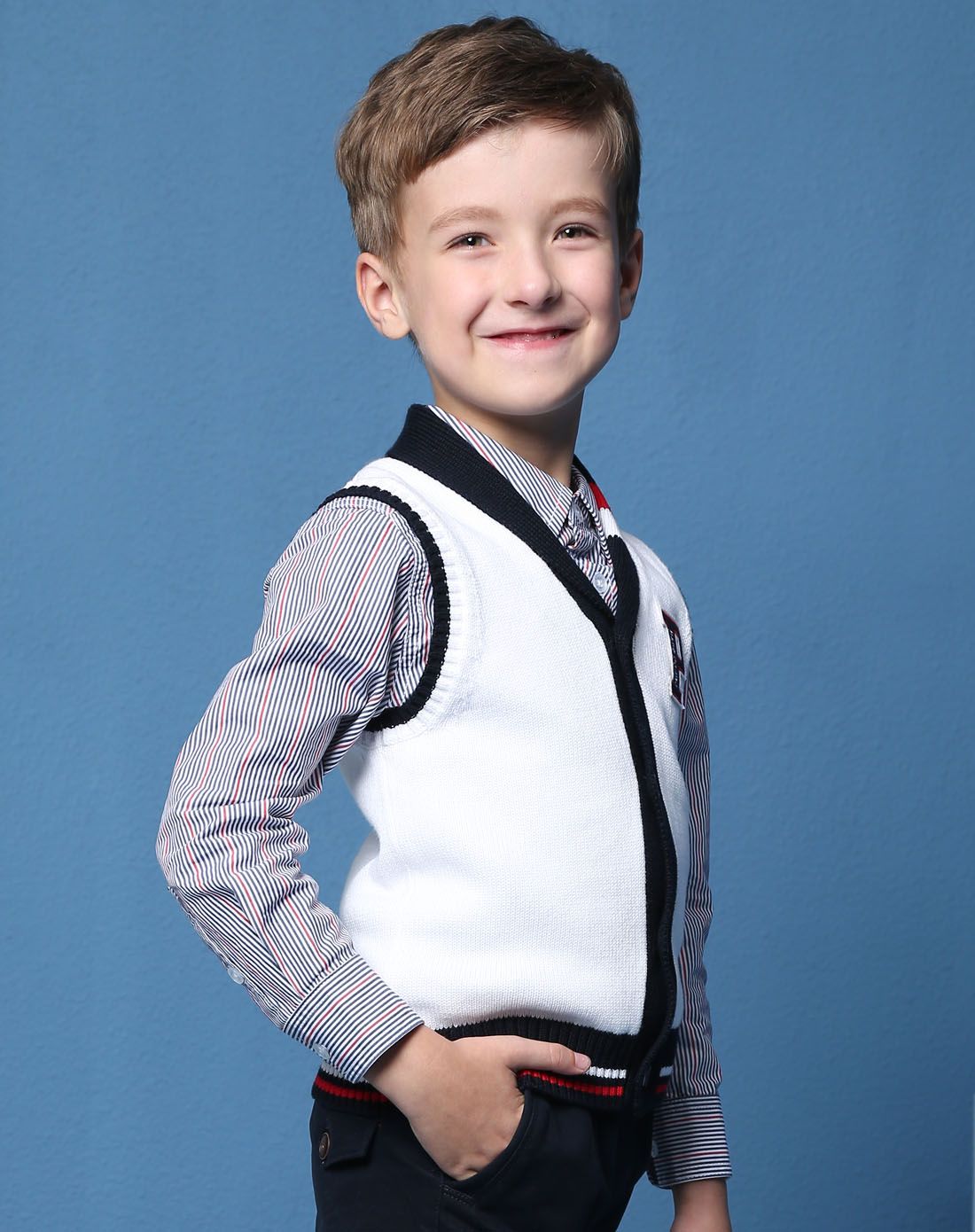 小猪班纳男童芝士白童翻领开襟背心