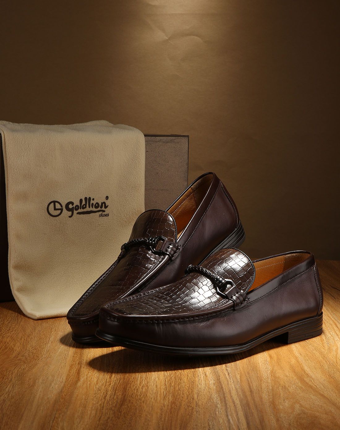 深棕色牛皮商务休闲皮鞋